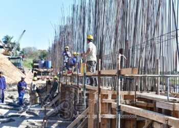 La construcción del muro de contención de costas superó el 50% de avance