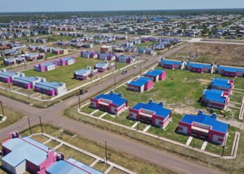 IPV: Ugelli dijo que avanzan en obras anexas de viviendas para poder realizar un sorteo antes de fin de año