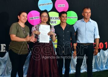 Alumnos de escuelas especiales firmaron contrato para trabajar en Municipalidades