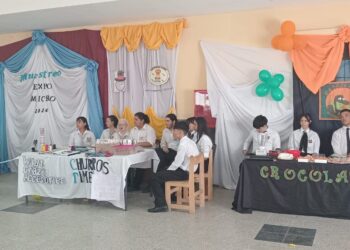 Más de 90 estudiantes realizaron exposición de proyectos de microemprendimientos en la EPES N° 99