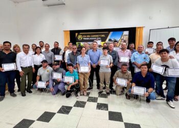 La Subsecretaría de Recursos Humanos entregó certificados de capacitación a personal de la DPV