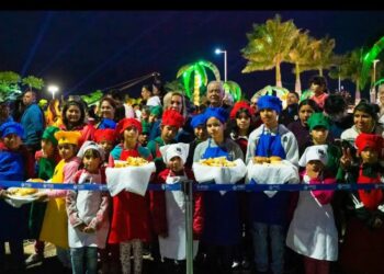 Niños y niñas de “Mi Pan Dulce Navideño” acompañaron al Gobernador en la habilitación de “Formosa Brilla”