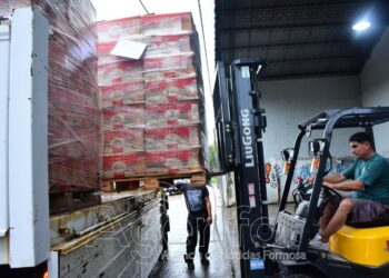 Ultiman detalles para la distribución de la sidra y el pan dulce en Capital