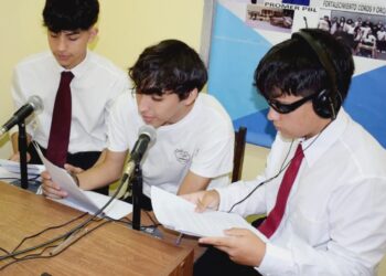 Estudiantes de la EPES N° 10 transmitieron en vivo el OPNGT por la radio institucional perteneciente al Programa Medios Escolares
