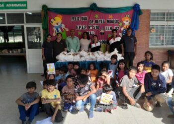 Los juguetes llegaron a todas las escuelas “bajo una única bandera, la del amor y el compromiso asumido por el gobernador Insfrán”