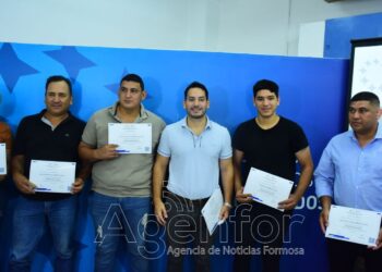 109 personas realizaron curso de mecánica ligera de automóviles