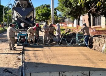 Vialidad Provincial avanza con las obras de pavimentación y desagües en la calle Martín Rodríguez