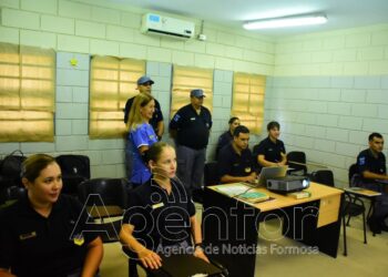 Capacitan a personal penitenciario en asistencia odontológica