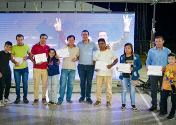 Las Lomitas: Entregaron certificados de finalización de cursos de capacitación laboral