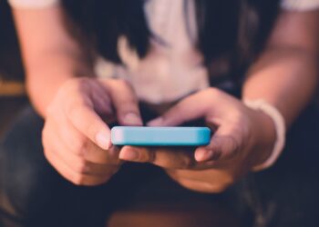 La Línea 102 incorpora WhatsApp para mejorar la protección de infancias y adolescencias