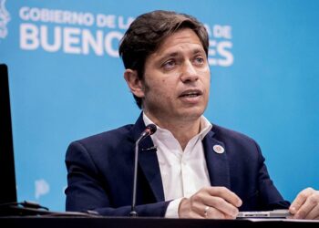 Insfrán respaldó al gobernador Axel Kicillof, tras la amenaza del Presidente