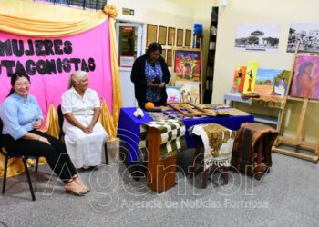 Por su día, homenajearon a mujeres artesanas de pueblos originarios
