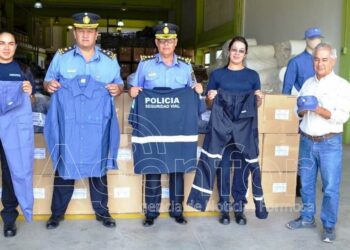 Fontex realizó la primera entrega de uniformes del año a la Policía de Formosa