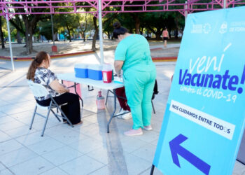 El conteo de casos COVID-19 cerró con una mínima variante en descenso respecto a la semana anterior