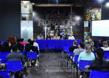 Capacitan a emprendedores en manipulación segura de alimentos