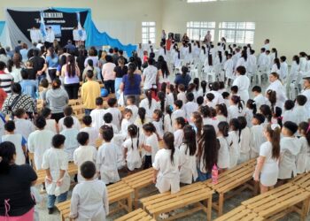 Estudiantes del cuarto año prometieron lealtad a la Bandera de Formosa