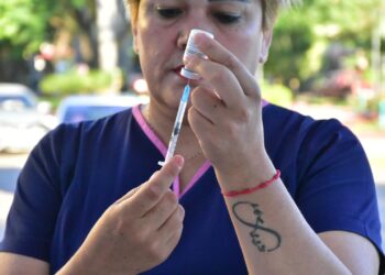 Ante leve aumento de casos de COVID-19, piden tener al día los esquemas de vacunación