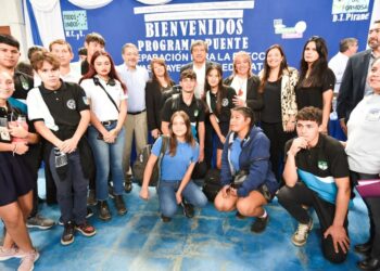 Se lanzó en Pirané el Programa “Puente 2025” para brindar apoyo escolar y orientación vocacional a estudiantes secundarios