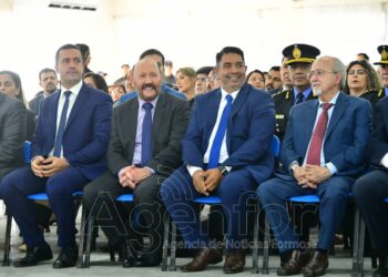 Insfrán encabezó la entrega de diploma al intendente electo de Clorinda