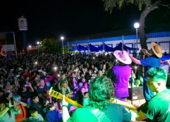 Solís acompañó la presentación de un torneo y una guitarreada folklórica con grandes artistas formoseños