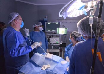 El HAC realizó su primera cirugía láser endobronquial