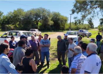 El Ministerio de la Producción coordinó con productores de Potrero Norte asistencia y drenaje por anegamientos