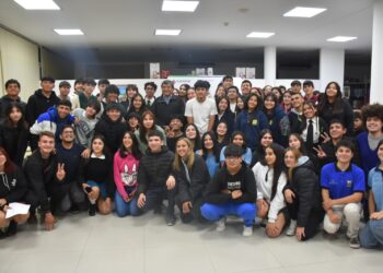 El ministro Aráoz firmó la resolución que da inicio al Parlamento Juvenil en Formosa