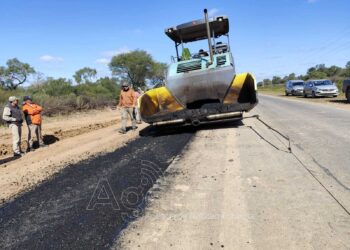 Las Lomitas: La DPV realiza trabajos de bacheo en la ruta provincial 28