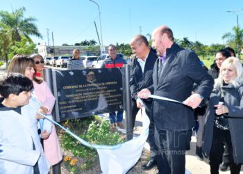 Una plaza y un club se sumaron a la agenda de inauguraciones concretadas del gobernador Insfrán