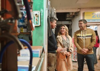 La concejal Argañaraz recorrió el centro comercial del barrio Guadalupe