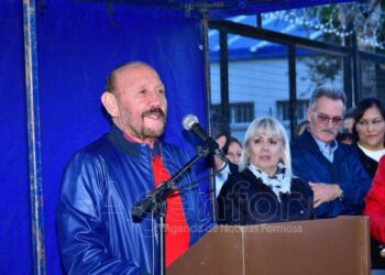 Insfrán: “No criminalizamos al consumidor, lo abrazamos y le damos amor y contención”