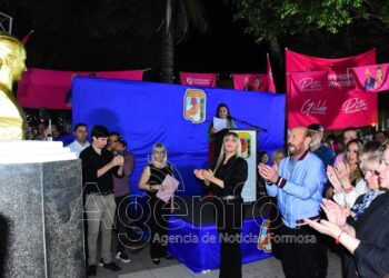 Insfrán encabezó el homenaje a Eva Perón en el 73° aniversario de su fallecimiento