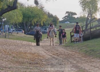 Laguna Oca ofreció cabalgata gratuita en el primer sábado del receso invernal