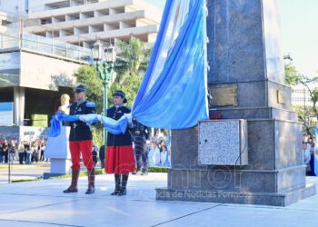 Insfrán: “Afianzamos nuestro compromiso de luchar por una Argentina justa, libre y soberana”