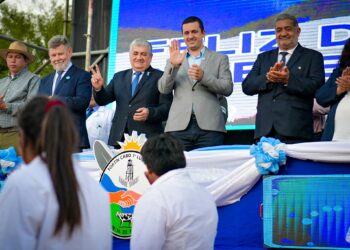 El Vicegobernador compartió en Lugones el acto del Día de la Independencia Nacional