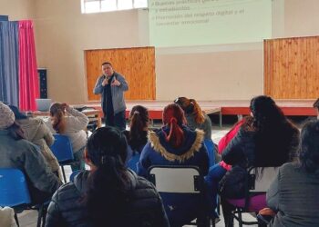 Encuentro para fortalecer los lazos entre la escuela, la familia y la comunidad