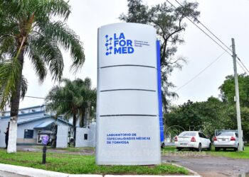 Estudiantes técnicos formularon repelente ecológico en base al aguaribay