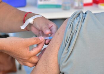 Los casos COVID-19 presentaron otra disminución respecto a la semana anterior