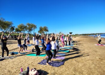 “Yoga en la Laguna” durante las vacaciones