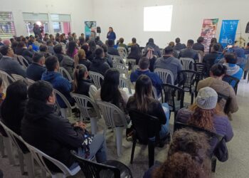 Comenzó una capacitación que aborda el tratamiento de los consumos problemáticos de sustancias psicoactivas desde un enfoque sociocomunitario