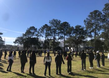 Estudiantes de la Licenciatura en Turismo y del Profesorado en Educación Física participaron de una salida de campo en el Complejo Provincial del Timbó en Herradura