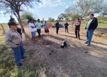 Las Lomitas: Las familias del barrio Industrial Norte se reunieron luego de que el Intendente amenace con llevar máquinas para desalojarlos