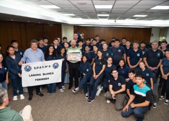 El gobernador Insfrán saludó a los estudiantes en su día