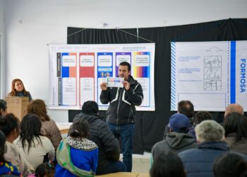 El Vicegobernador encabezó las charlas de la Boleta Única Papel en comunidades originarias de Las Lomitas