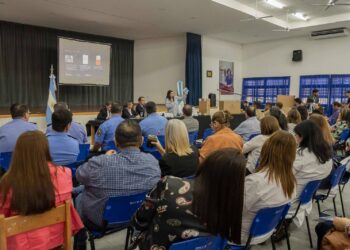 Autoridades de la Dirección Nacional Electoral brindaron una capacitación sobre la Boleta Única Papel