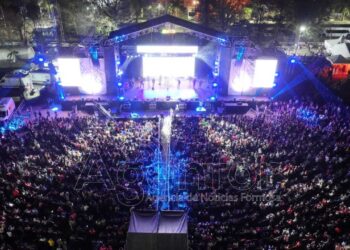 Más de 180 mil personas en la noche del festival de la Fiesta Nacional del Pomelo