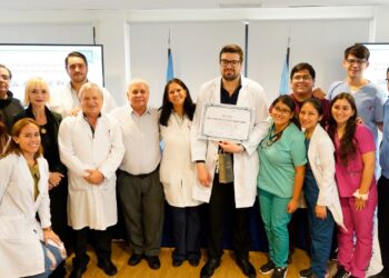 Hospital Interdistrital Evita: Finalizó la residencia de cardiología con el flamante primer egresado