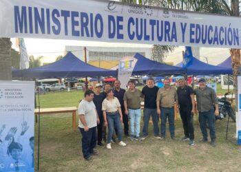 Stands educativos en la Fiesta del Pomelo 2025