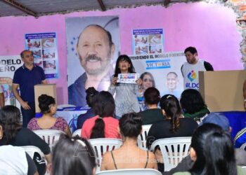 En un nuevo Centro Comunitario del barrio El Porvenir, se organizó una capacitación de la Boleta Única Papel