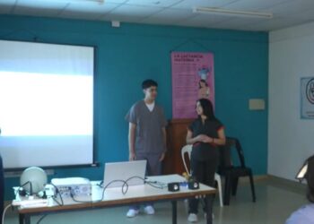 Desarrollan talleres de estimulación del lenguaje dirigidos a madres y padres